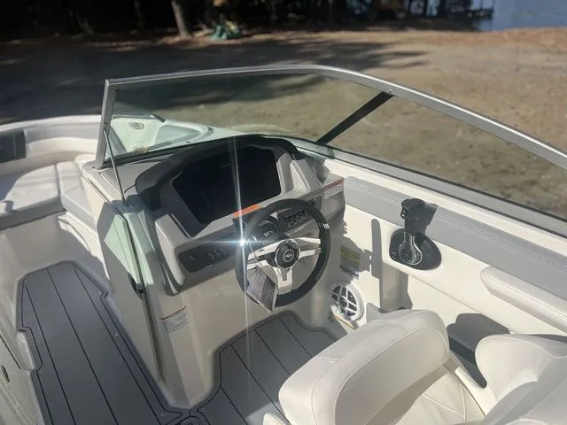 Slide: The Image of Chaparral 21 SSi OB 2025 - 6