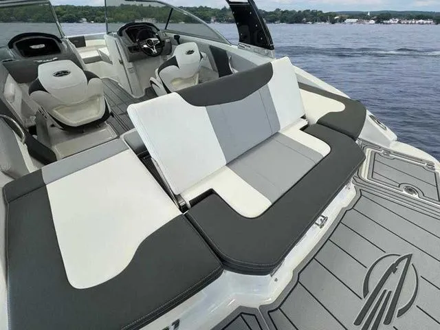 Slide: The Image of Chaparral 21 SSi 2024 - 14