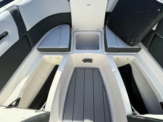 Slide: The Image of Chaparral 287 SSX 2025 - 30