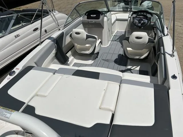 Slide: The Image of Chaparral 19 SSi OB 2024 - 4