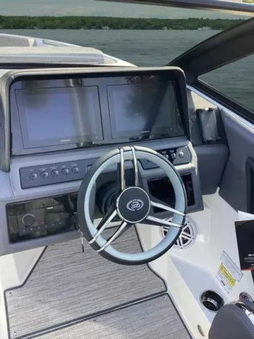 Slide: The Image of Cobalt R4 Outboard 2025 - 11