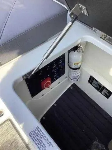 Slide: The Image of Cobalt R4 Outboard 2025 - 13