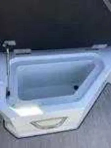 Slide: The Image of Cobalt R4 Outboard 2025 - 22