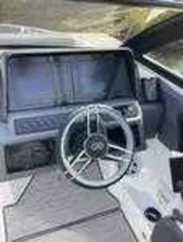 Slide: The Image of Cobalt R4 Outboard 2025 - 32