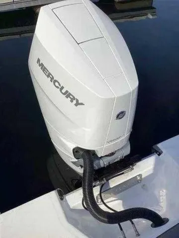 Slide: The Image of Cobalt R4 Outboard 2025 - 33