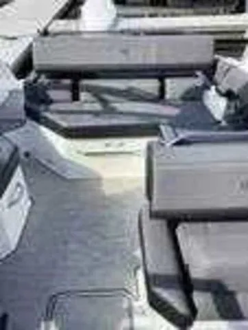 Slide: The Image of Cobalt R4 Outboard 2025 - 38