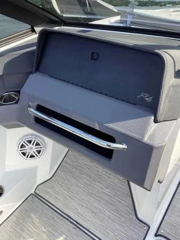 Slide: The Image of Cobalt R4 Outboard 2025 - 9