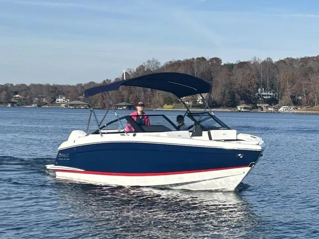 Slide: The Image of Cobalt R4 Outboard 2025 - 3