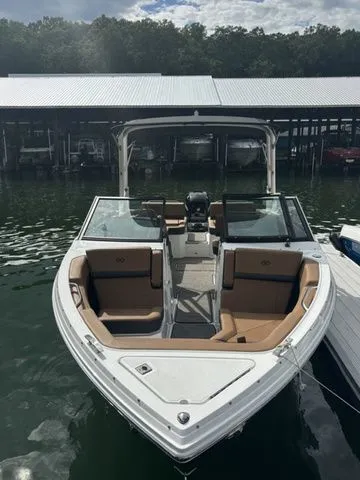 Slide: The Image of Cobalt R6 Outboard 2023 - 4