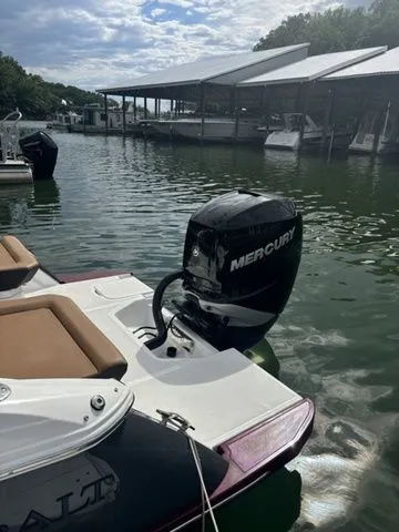 Slide: The Image of Cobalt R6 Outboard 2023 - 9