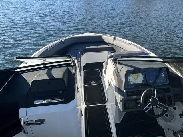 Slide: The Image of Cobalt R8 Surf 2025 - 12