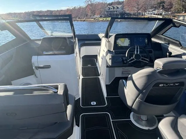 Slide: The Image of Cobalt R8 Surf 2025 - 5