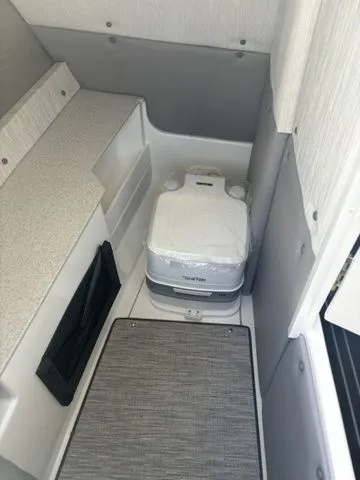 Slide: The Image of Cobalt R8 Surf 2025 - 8