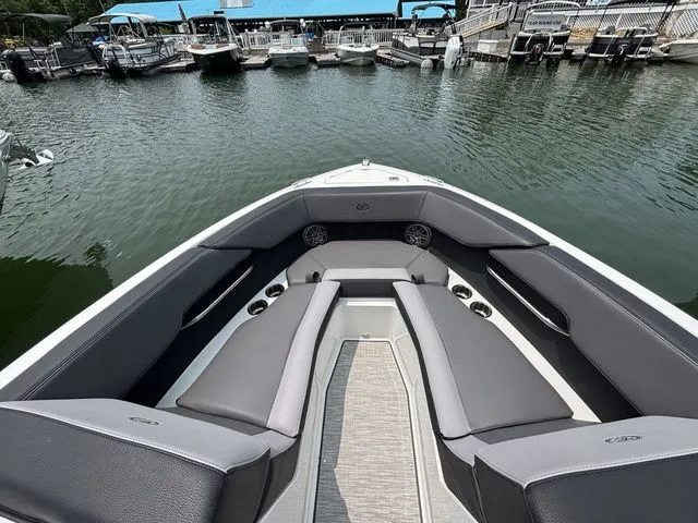 Slide: The Image of Cobalt CS23 Surf 2025 - 12