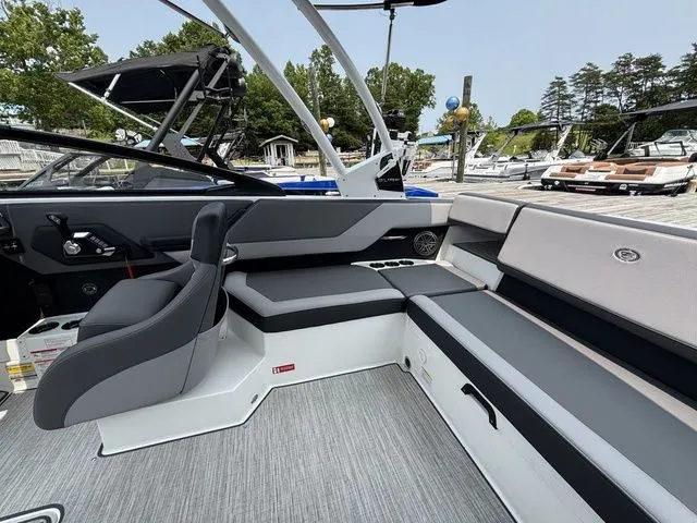 Slide: The Image of Cobalt CS23 Surf 2025 - 7