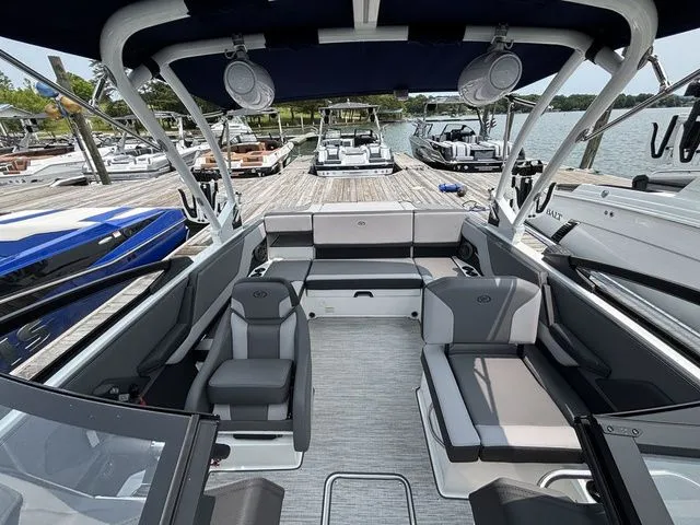 Slide: The Image of Cobalt CS23 Surf 2025 - 8