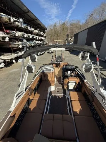 Slide: The Image of Malibu M230 2025 - 11