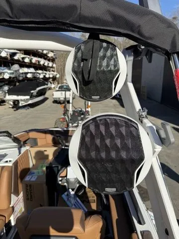 Slide: The Image of Malibu M230 2025 - 14