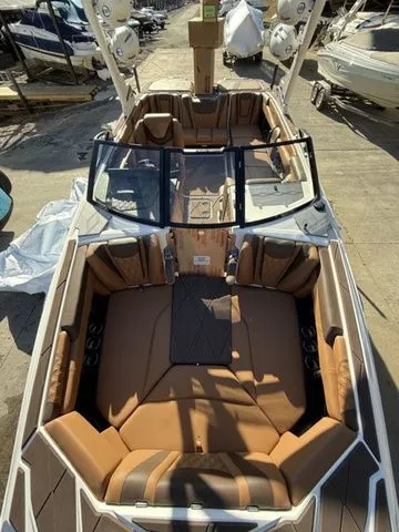 Slide: The Image of Malibu M230 2025 - 4