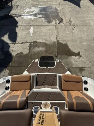 Slide: The Image of Malibu M230 2025 - 6