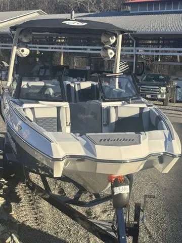 Slide: The Image of Malibu Wakesetter 24 MXZ 2025 - 5