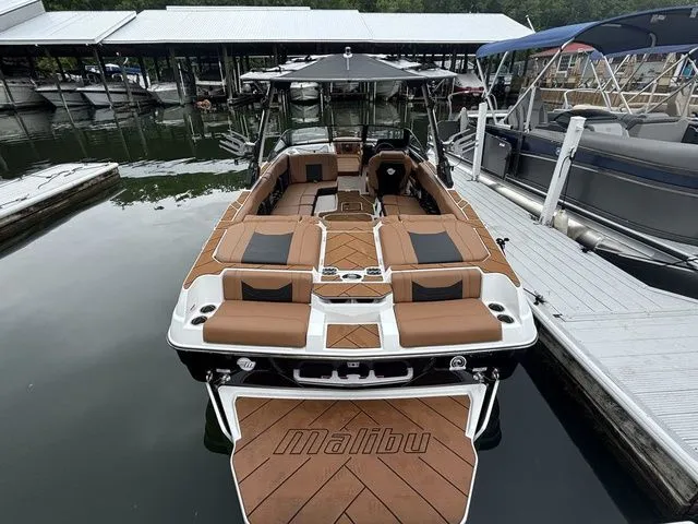 Slide: The Image of Malibu Wakesetter 23 LSV 2025 - 3