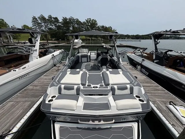 Slide: The Image of Malibu Wakesetter 22 MXZ 2025 - 4