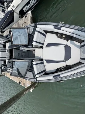 Slide: The Image of Malibu Wakesetter 25 LSV 2025 - 12