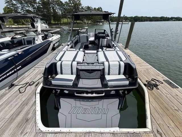 Slide: The Image of Malibu Wakesetter 25 LSV 2025 - 3