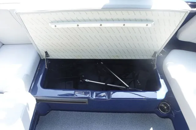 Slide: The Image of MasterCraft NXT21 2024 - 16