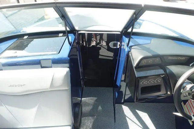 Slide: The Image of MasterCraft NXT21 2024 - 19