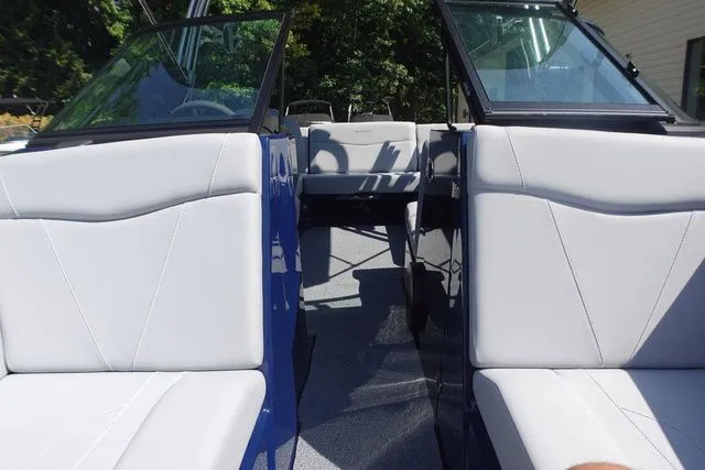 Slide: The Image of MasterCraft NXT21 2024 - 21