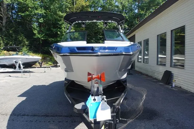 Slide: The Image of MasterCraft NXT21 2024 - 7