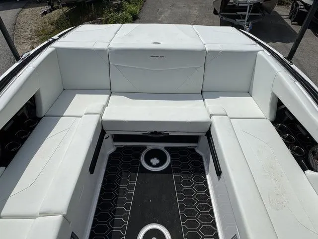 Slide: The Image of MasterCraft NXT24 2024 - 10