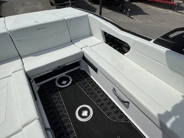 Slide: The Image of MasterCraft NXT24 2024 - 13