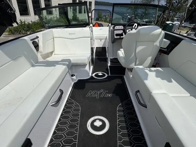 Slide: The Image of MasterCraft NXT24 2024 - 14