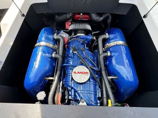 Slide: The Image of MasterCraft NXT24 2024 - 15