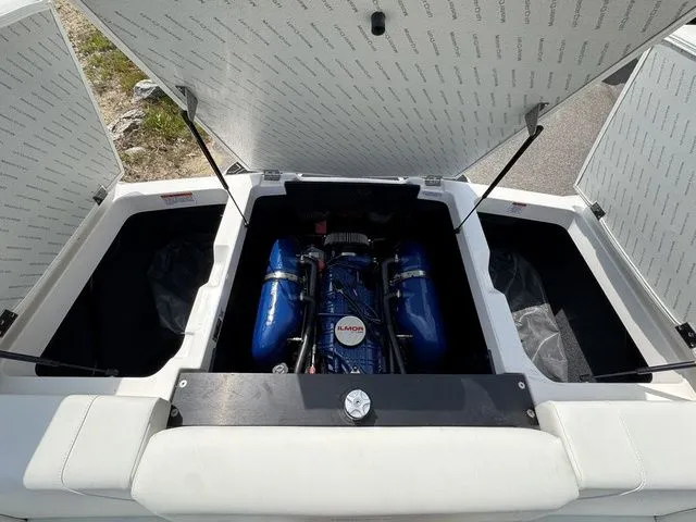 Slide: The Image of MasterCraft NXT24 2024 - 16