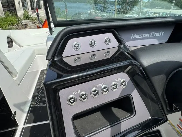 Slide: The Image of MasterCraft NXT24 2024 - 20