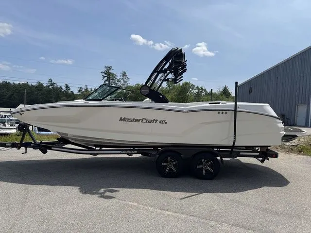 Slide: The Image of MasterCraft NXT24 2024 - 6