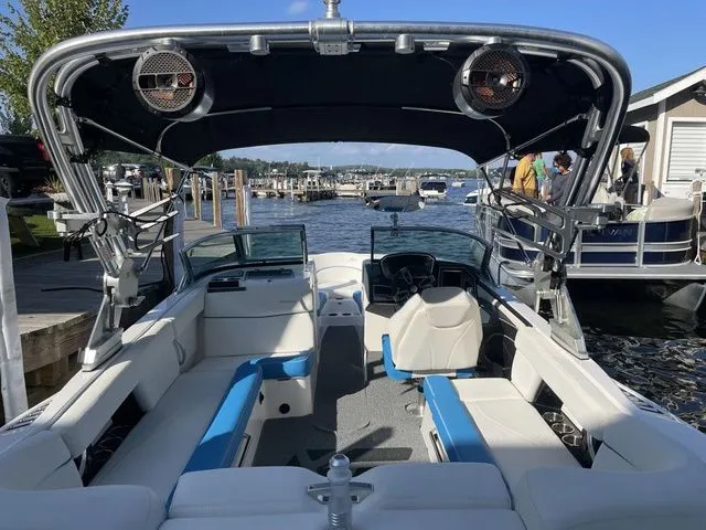 Slide: The Image of MasterCraft XT23 2021 - 5