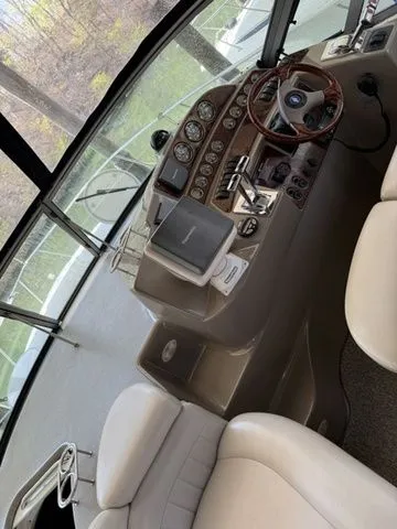 Slide: The Image of Four Winns 378 Vista 2003 - 17