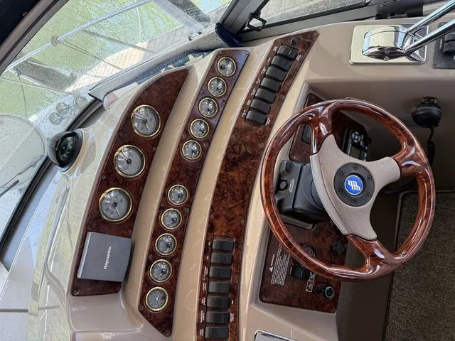 Slide: The Image of Four Winns 378 Vista 2003 - 5