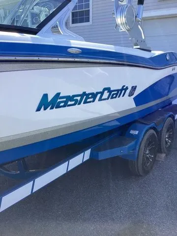 Slide: The Image of MasterCraft X30 2014 - 1