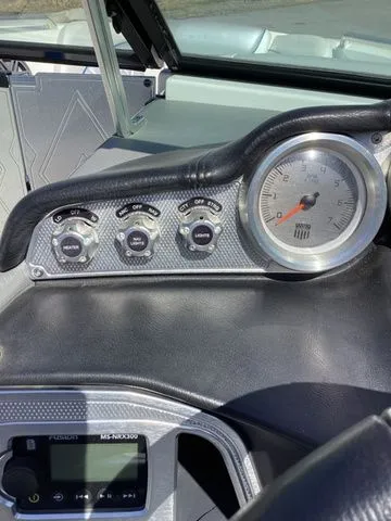 Slide: The Image of MasterCraft X30 2014 - 15
