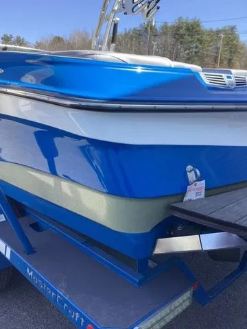 Slide: The Image of MasterCraft X30 2014 - 5