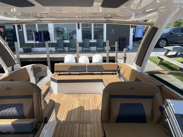 Slide: The Image of Cobalt R33 2023 - 19