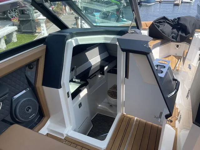 Slide: The Image of Cobalt R33 2023 - 22