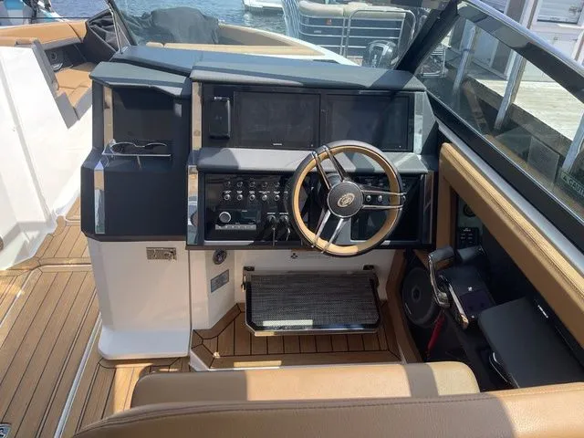 Slide: The Image of Cobalt R33 2023 - 5