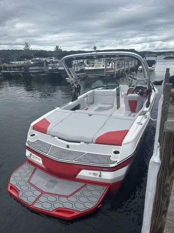 Slide: The Image of MasterCraft NXT20 2021 - 3